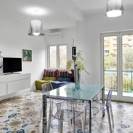 Patterns Apartment *